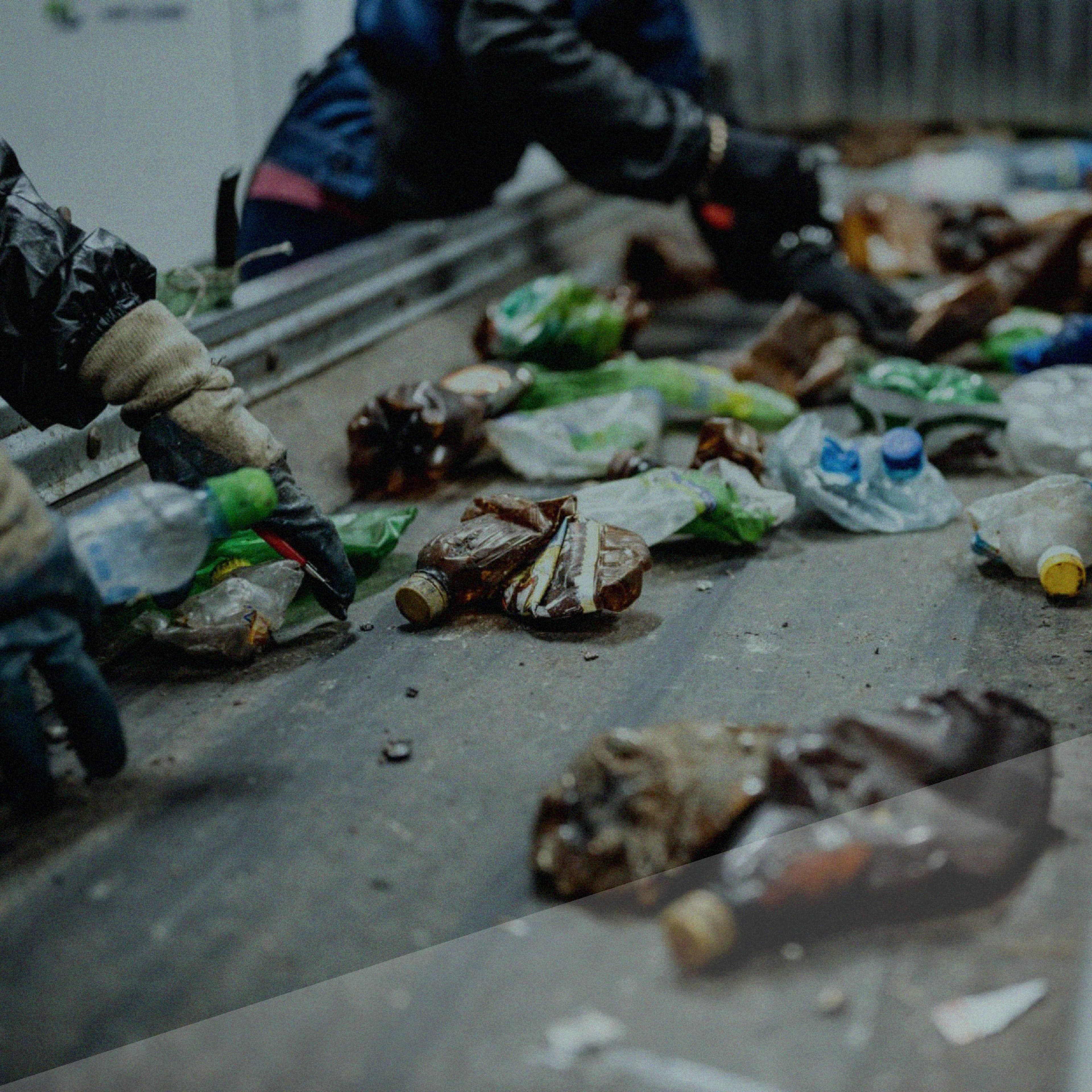 plastic bottle waste sorting